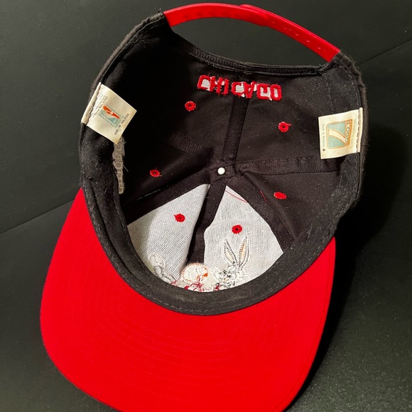 Chicago Bulls Bugs Bunny Logo SnapBack Cap - Picture 7 of 8